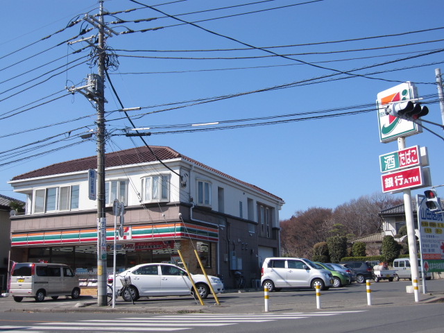 Convenience store. 272m to Seven-Eleven (convenience store)