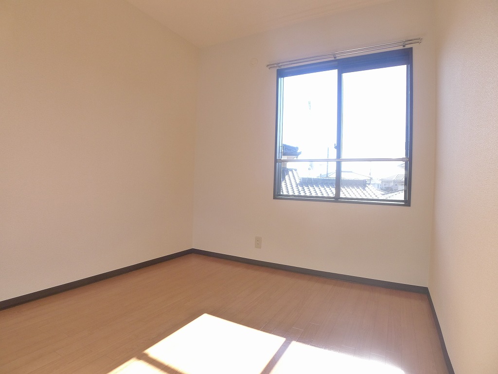 Other room space. It is sunny Western-style located on the south side ☆ ((2))