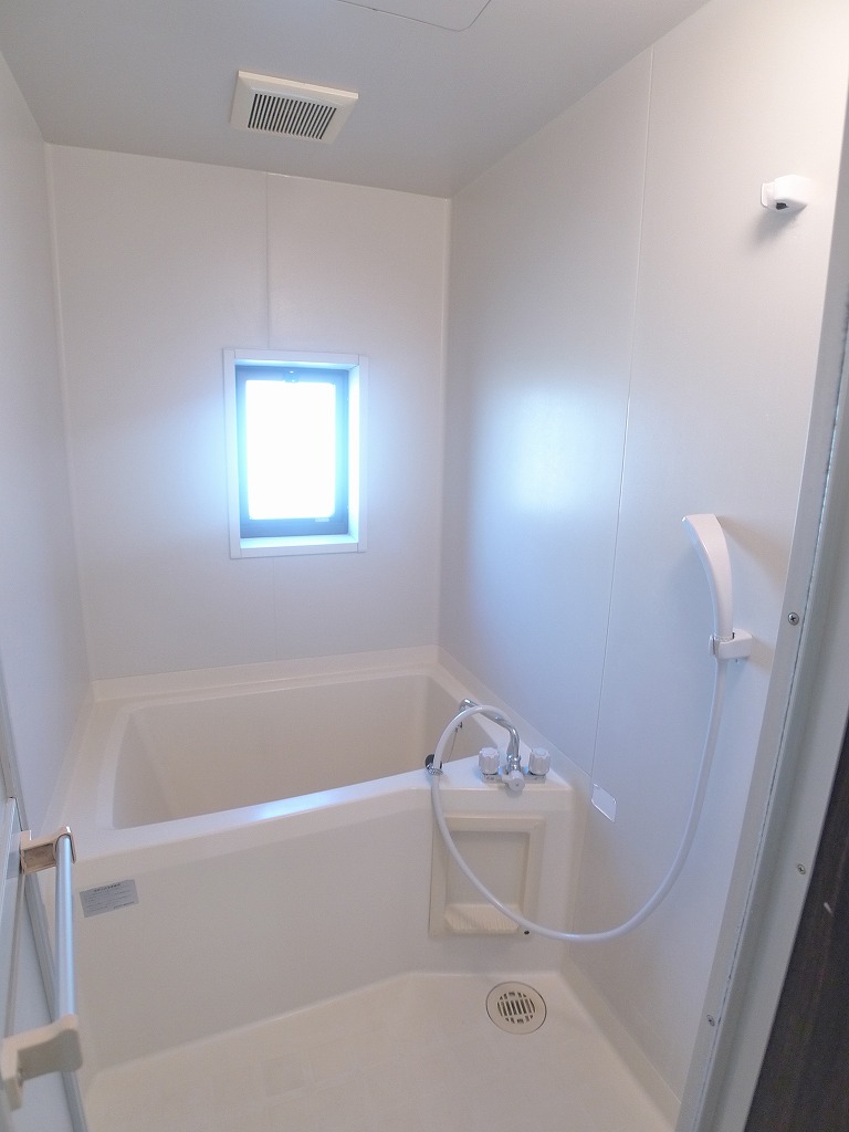 Bath. With a small window that can ventilation