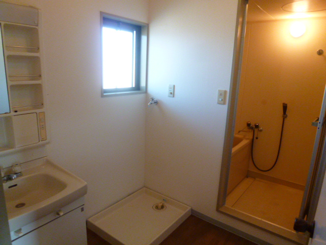 Other. ■ ■ Ventilation GOOD with a window in the dressing room washroom! ■ ■