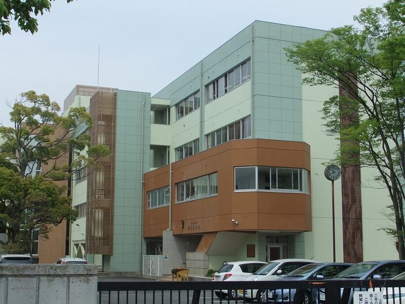 Junior high school. Kitamoto has a mind of 2160m voluntary until Miyauchi junior high school, Students education goals for Future, To school research issues "can be seen tuition, We are working in the practice of appealing lesson ". 