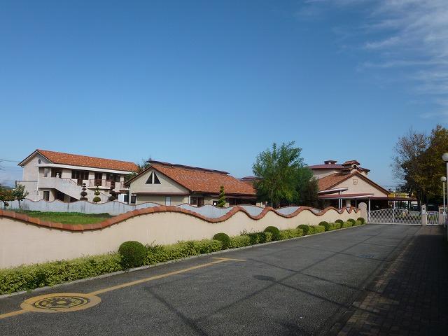 kindergarten ・ Nursery. Forest of poetry 800m unique kindergarten building and educational environment to kindergarten received the "Saitama Landscape Award", Kindergarten building, which is in harmony with nature has been appointed to CM of Lotte chocolate. 