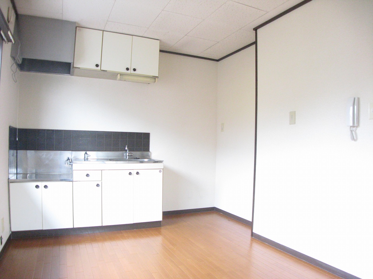 Living and room. 6.0 is the Pledge dining kitchen