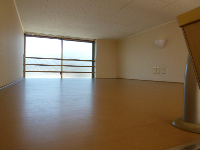 Other room space. ■ ■ With a loft window, Gouty ◎ ■ ■