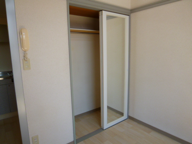 Receipt. ■ ■ Since the door mirror, Fashionable it is used as a full-length mirror ■ ■