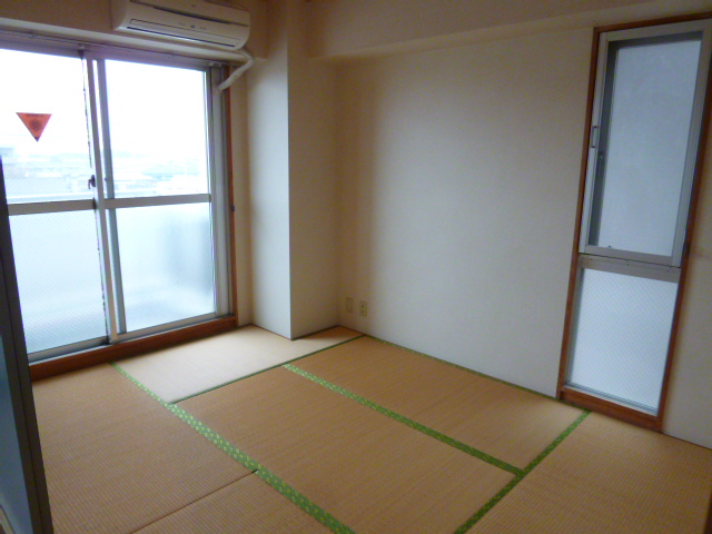 Other room space. You can use to connect with the living