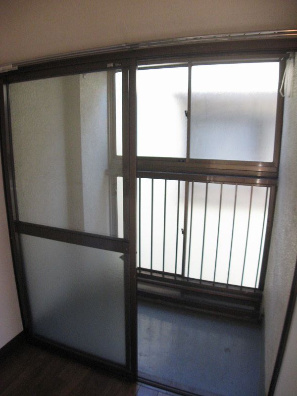 Balcony. You laundry with confidence even on rainy days is Jose