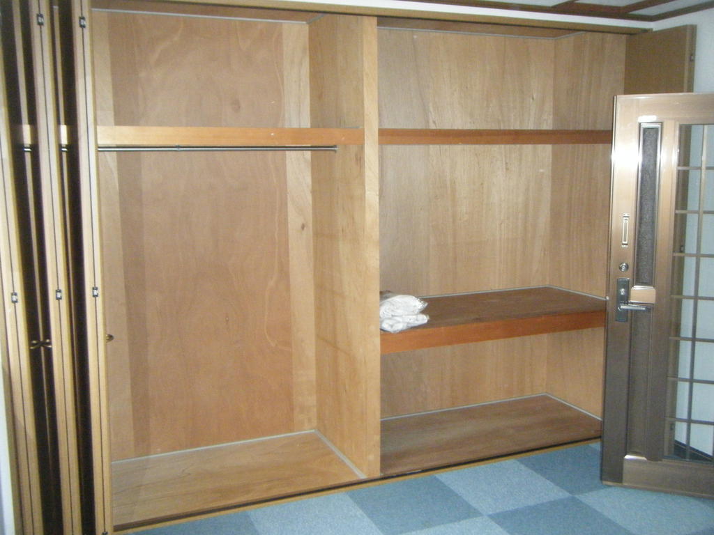 Receipt. Closet of Western-style (10 Pledge)