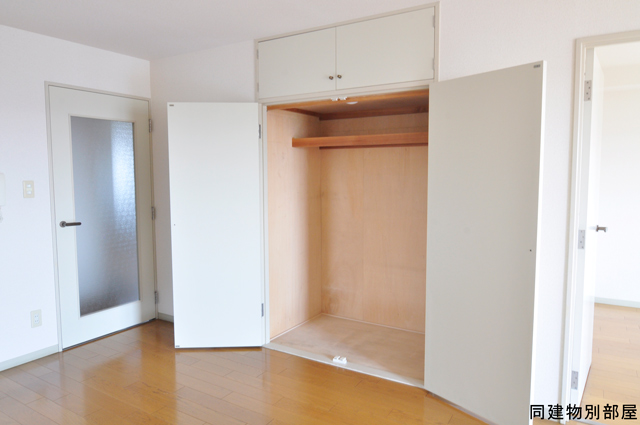 Receipt. Living is the storage.