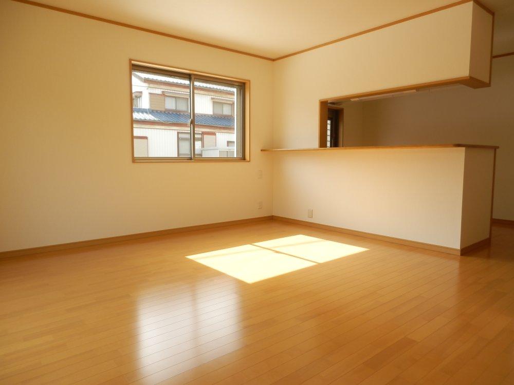 Living. Your family spacious living room that everyone is comfortable and welcoming Indoor (April 2013) Shooting