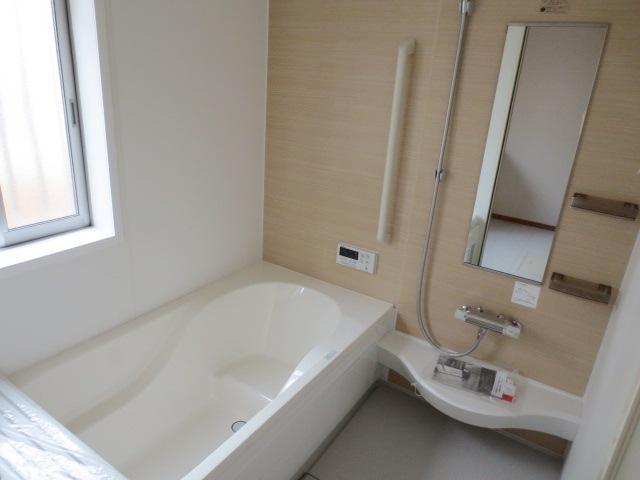 Bathroom. Indoor (09 May 2013) Shooting 1 Building