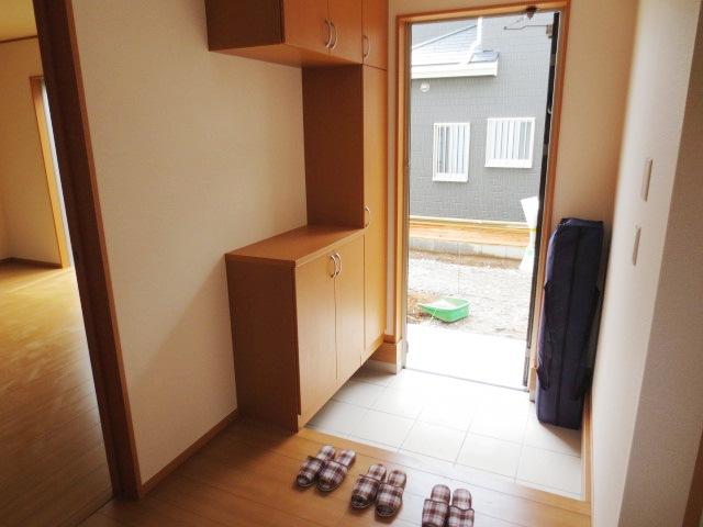 Entrance. Local (09 May 2013) Shooting Building 2