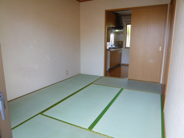 Other room space. ■ ■ It feels even take a nap in a sunny 6 Pledge Japanese-style room ■ ■