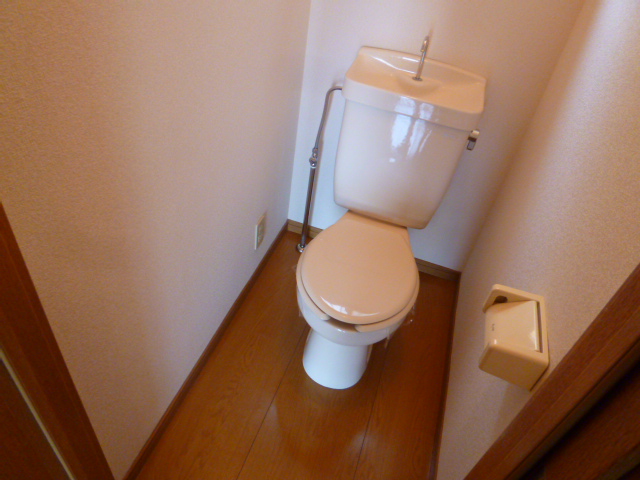 Toilet. ■ ■ There is a small window in the toilet! It is ventilation pat! ! ■ ■