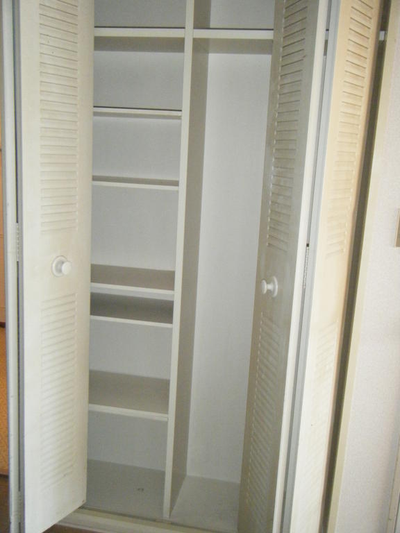 Receipt. Storage space (hallway)