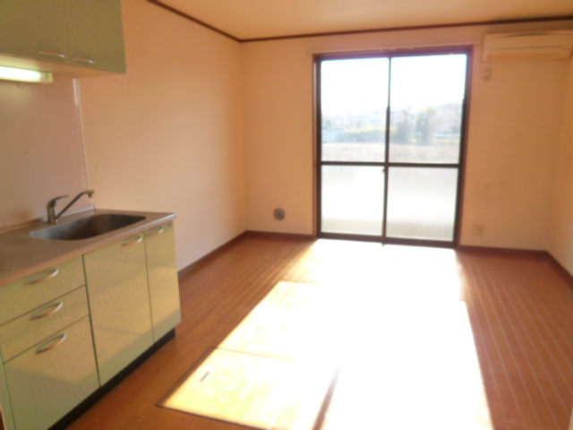 Living and room. Bright'm death because the south