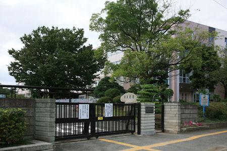 Junior high school. Kitamoto 336m until junior high school