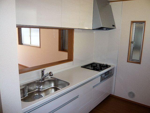 Kitchen. Face-to-face kitchen