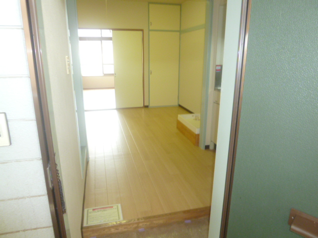 Entrance. Internal front as seen from the front door