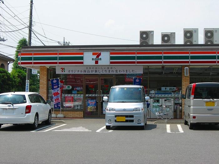 Convenience store. 850m to Seven-Eleven Convenient convenience store to be in the familiar