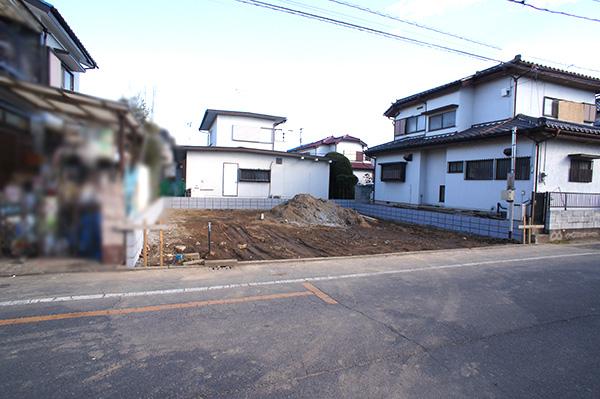 Local photos, including front road. Local (12 May 2013) Shooting