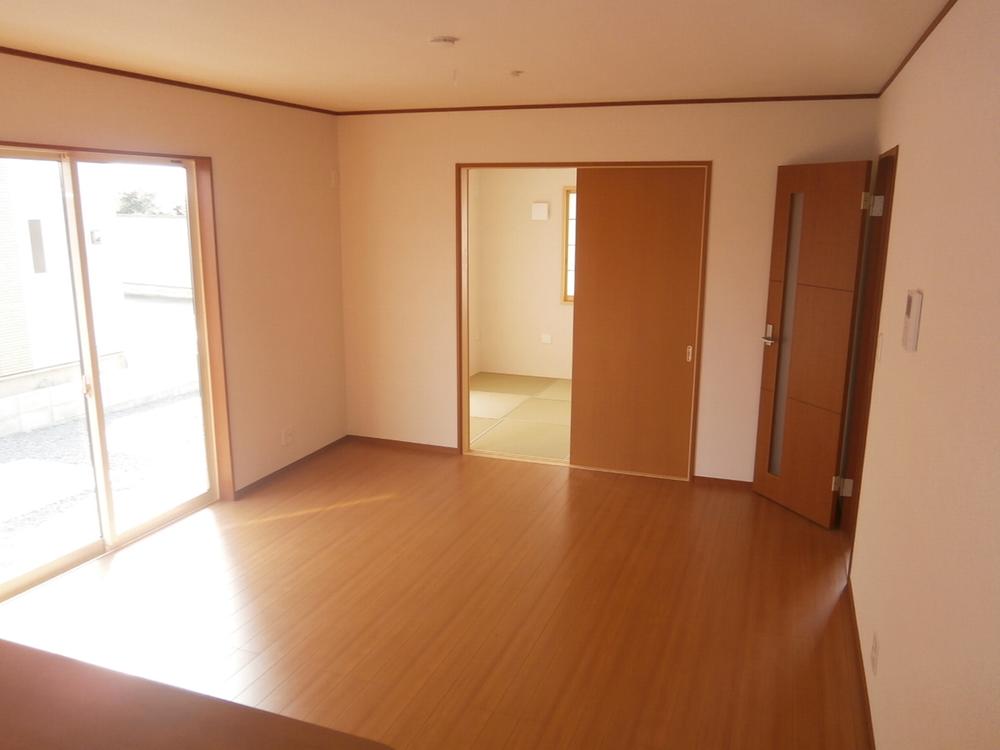 Living. 3 Building (living) the same specification!