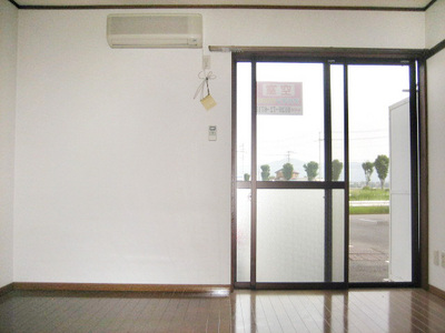 Living and room. Room 2