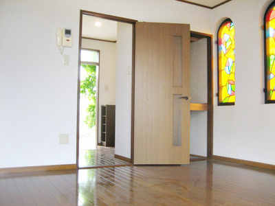 Living and room. Room 1