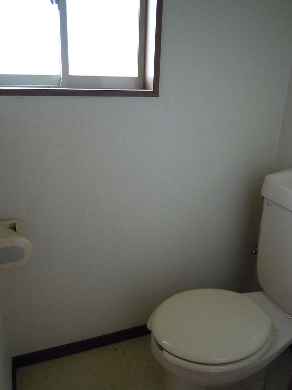 Toilet. bus ・ It is another toilet! 