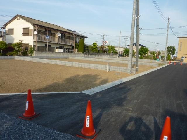 Local photos, including front road. Local (May 2013) Shooting