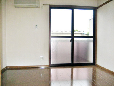 Living and room. Room 1