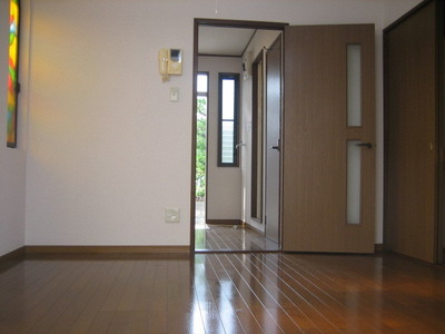 Living and room. Room 1