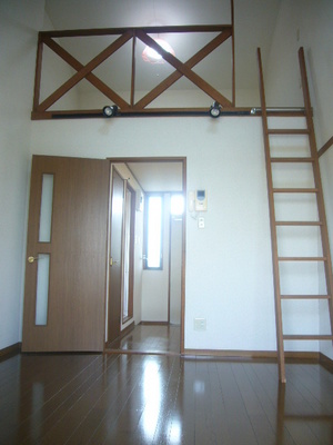 Living and room. Room 1