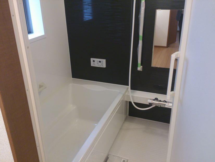 Same specifications photo (bathroom)
