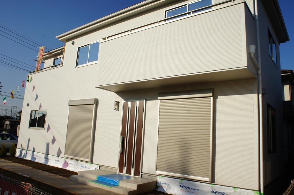 Local appearance photo. Local (12 May 2013) Shooting