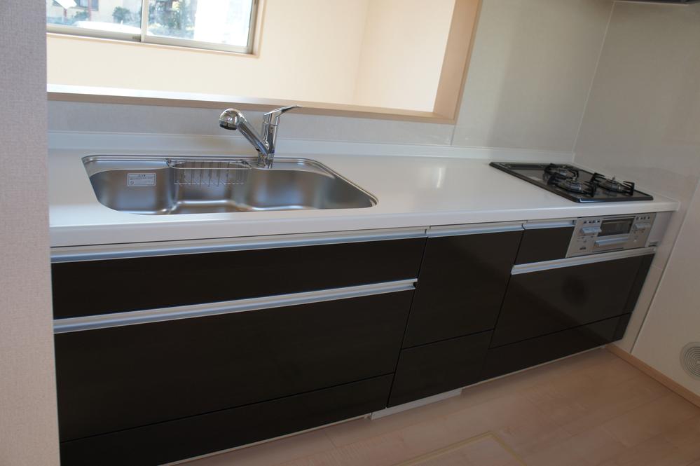 Kitchen. Indoor (12 May 2013) Shooting