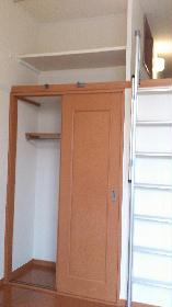 Receipt. Spacious storage space.