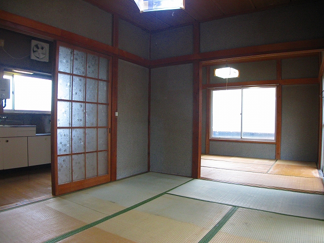 Other room space. Spacious Japanese-style room.