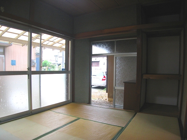 Other. Since the opening is wide will come full contains sunlight.