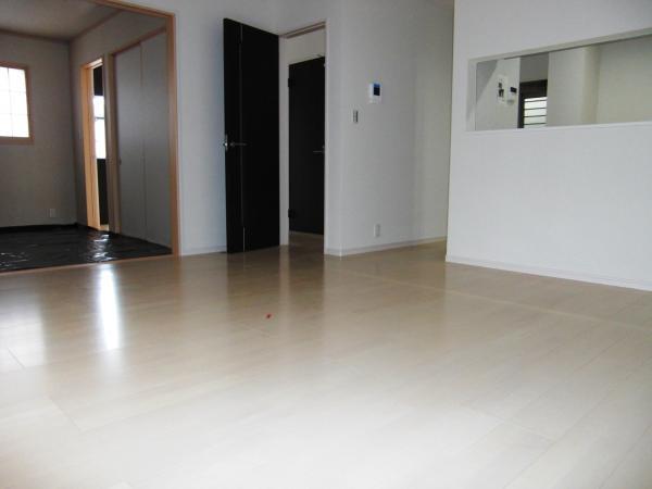 Living. About 16 quires of LDK