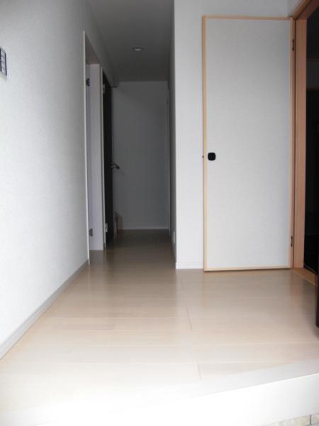 Other introspection. First floor hall