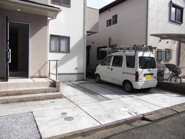 Parking lot. Car space parallel two Allowed