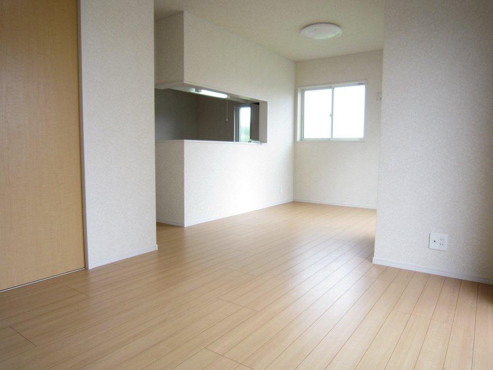 Living. Conversation of your family is lively, Open-minded LDK Room (August 2013) Shooting