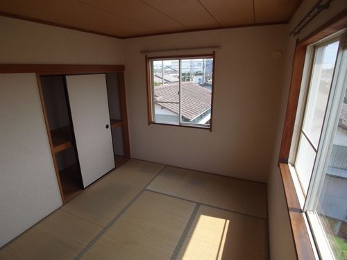 Living and room. Japanese-style room 6 quires