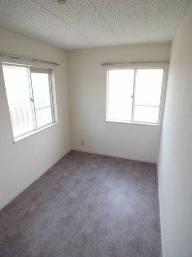 Living and room. Western-style 5 Pledge