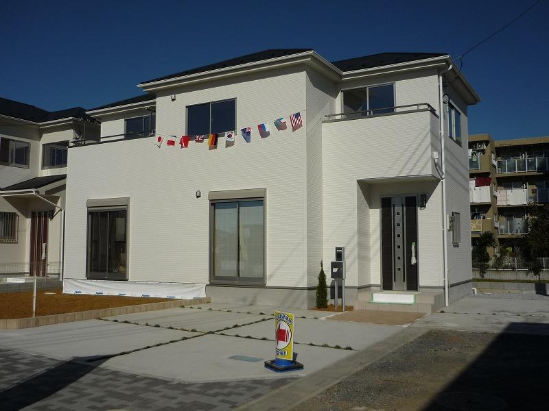 Local appearance photo. All room south-facing sunny room