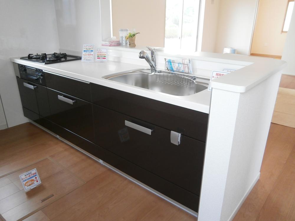 Kitchen. Room (August 2013) Shooting