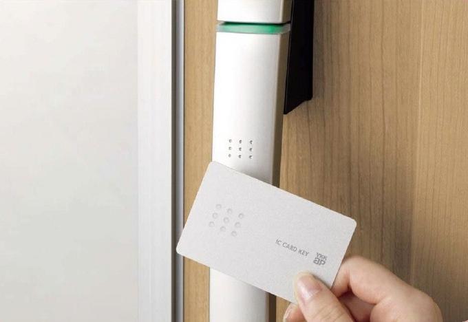 Security equipment. Standard equipped with a card key. Not only convenient, You can also expect security of effect. 