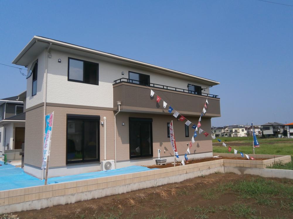 Local appearance photo. Timeless Ivu style, Life with a calm exterior and garden