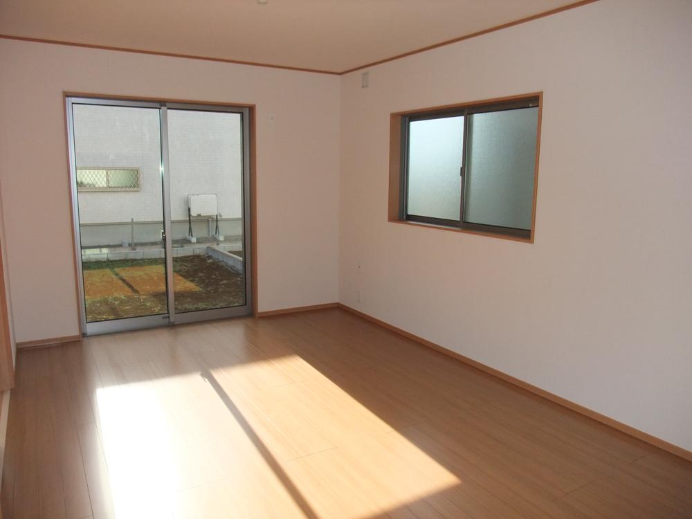 Same specifications photos (living). The company specification example